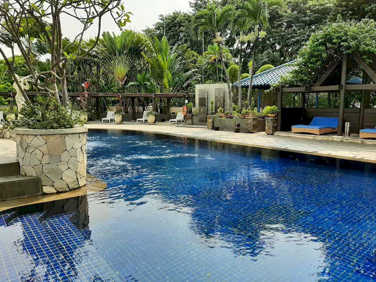 Park Royale Executive Dijual Cepat 2+1BR Furnish City View Mid Floor
