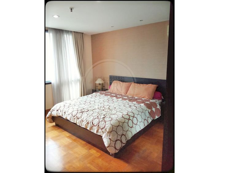 Park Royale Executive Dijual Cepat 2+1BR Furnish City View Mid Floor