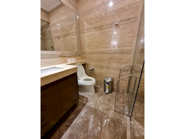 District 8 SCBD Sudirman Monthly Rent 2BR High Floor Full Furnish City View