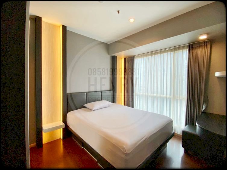 Casa Grande Dijual Cepat 3+1BR Full Furnish and Renov Mid Fl City View