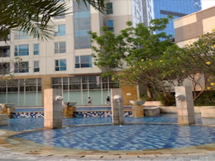 Casa Grande Dijual Cepat 3+1BR Full Furnish and Renov Mid Fl City View