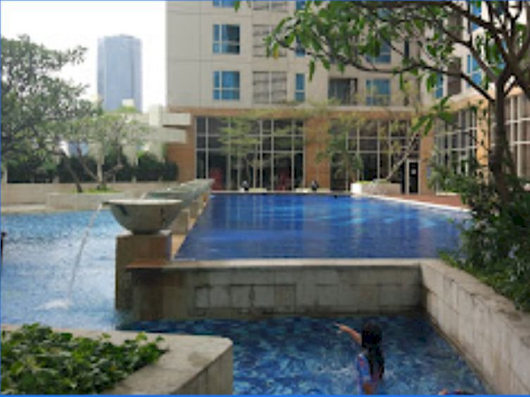 Casa Grande Dijual Cepat 3+1BR Full Furnish and Renov Mid Fl City View