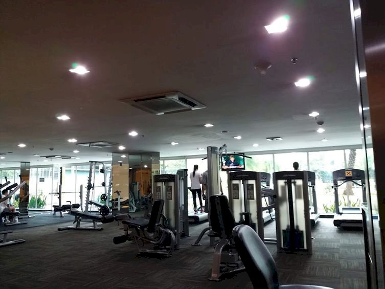 Casa Grande Dijual Cepat 3+1BR Full Furnish Mid Floor City View