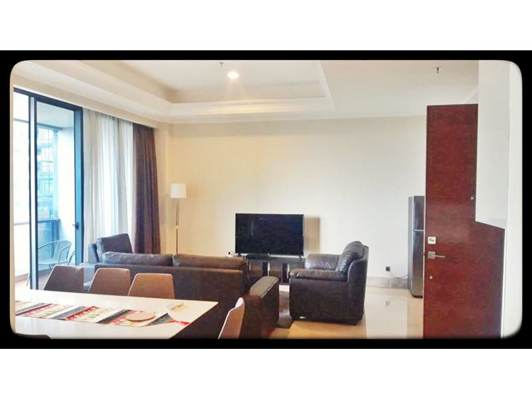 District 8 SCBD Sudirman Dijual Cepat 3+1BR Low Floor Furnish City View