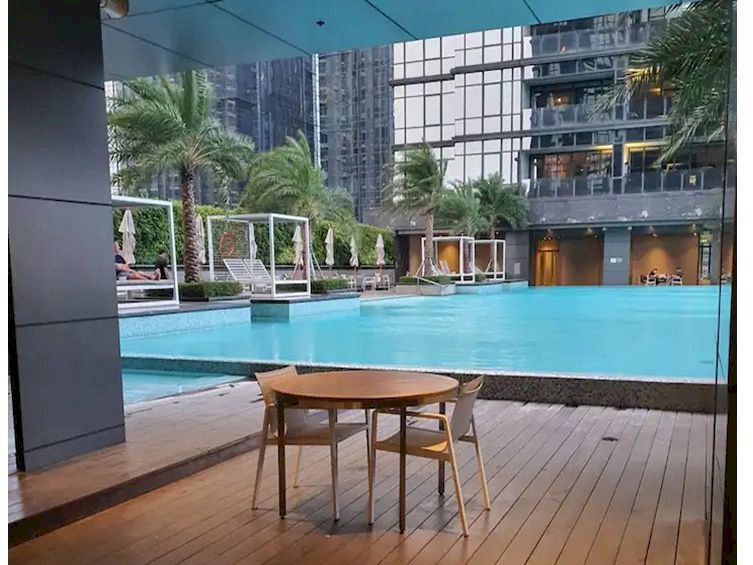 District 8 SCBD Sudirman Dijual Cepat 3+1BR Low Floor Furnish City View