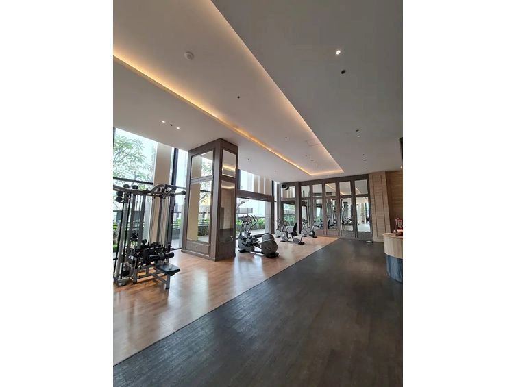 District 8 SCBD Sudirman Dijual Cepat 3+1BR Low Floor Furnish City View