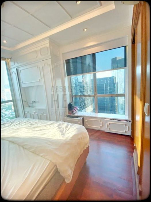 Residence 8 Senopati Dijual Cepat 3 dan 1 BR Full Furnish Private Lift