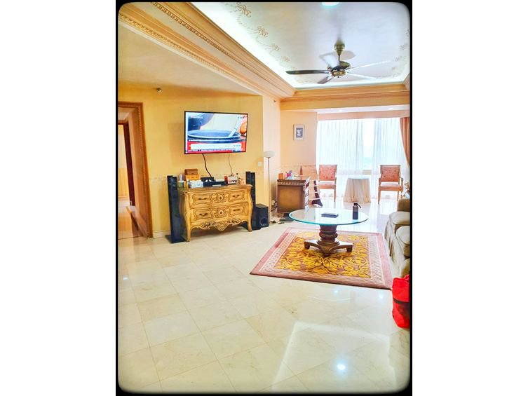 Dijual Cepat Unit 3+1BR Full Renov + Full Furnish Best City View