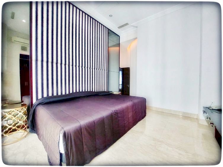 DIJUAL CEPAT BEST PRICE Penthouse Private Lift City View Lantai Tinggi