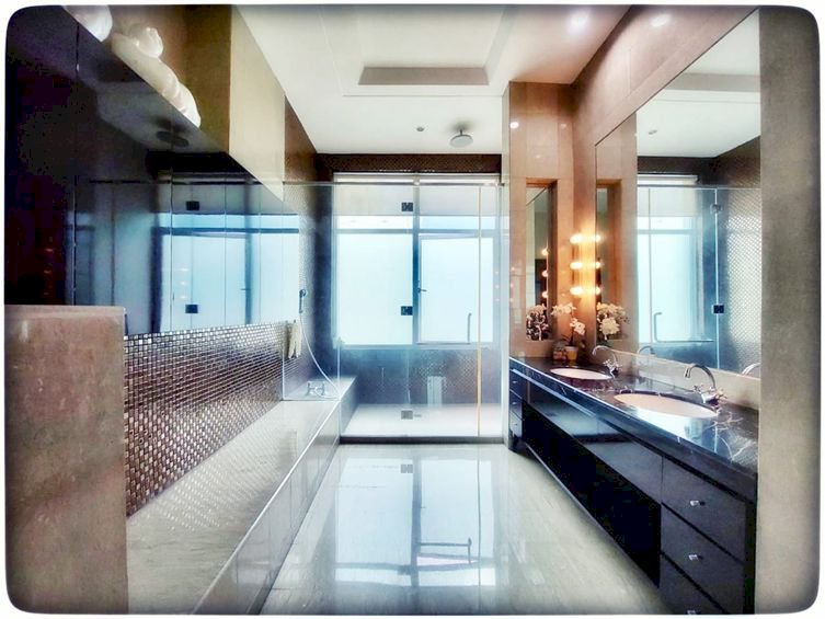 DIJUAL CEPAT BEST PRICE Penthouse Private Lift City View Lantai Tinggi