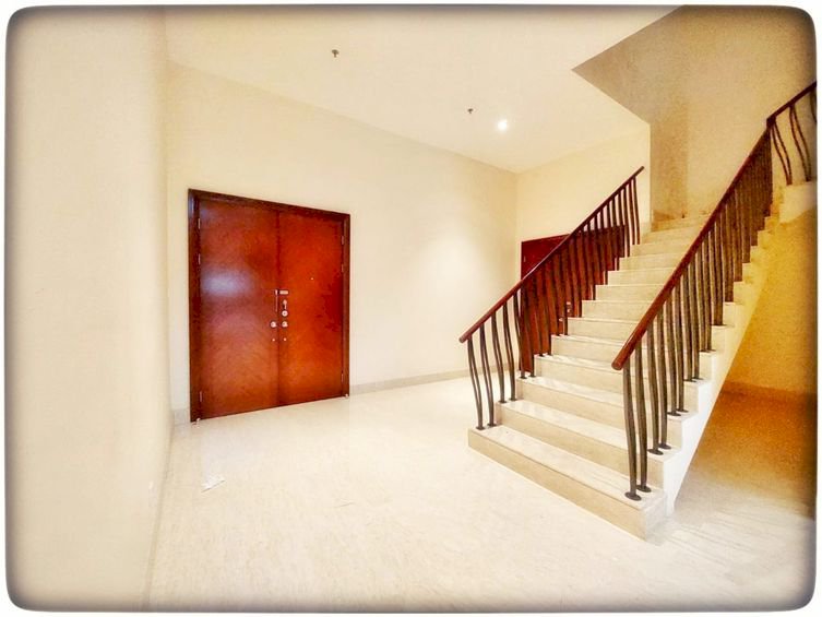 DIJUAL CEPAT BEST PRICE Town House Private Pool dan Private Garden