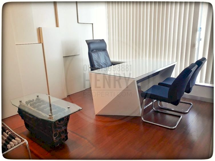 For Rent Great Office 125 m2 Full Furnish at APL Tower Mid Floor