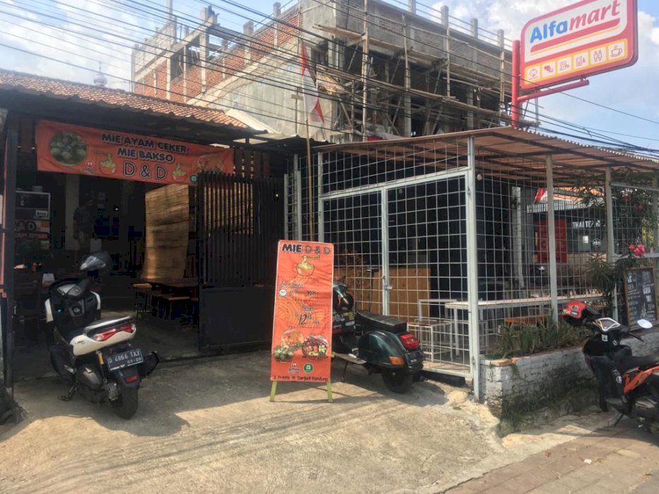 Jual Rumah Di Pinggir Jalan Besar Cocok Untuk Usaha dan Rumah Tingal