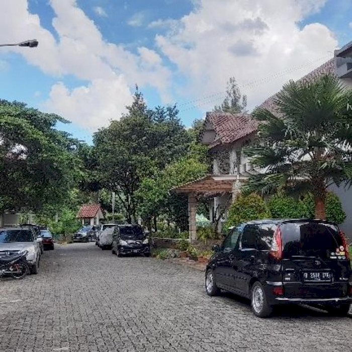 DESAIN MODERN, LEGA, BANGUNAN BERKUALITAS DI TAMANSARI