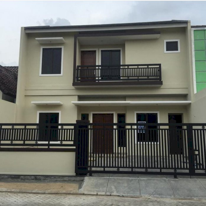 Rumah baru siap huni 2 lantai