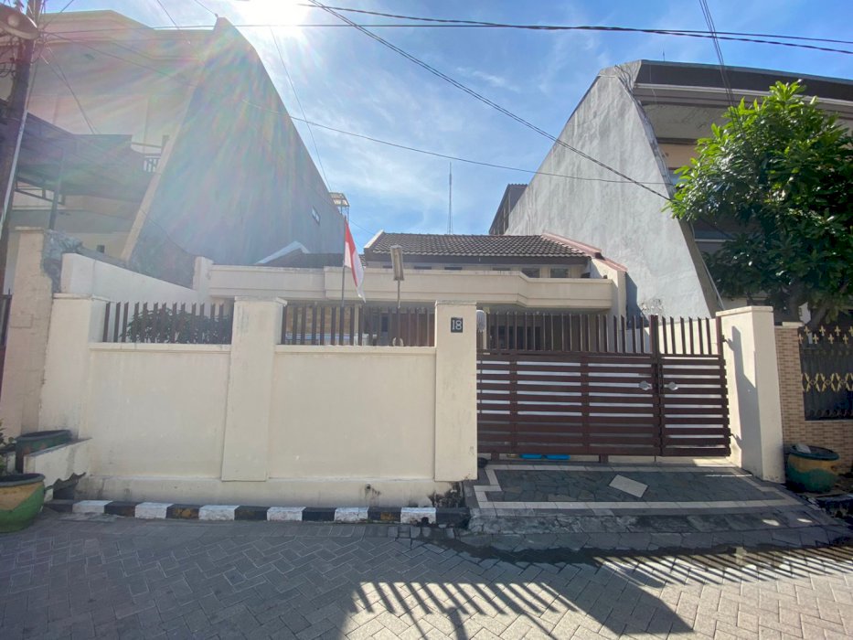 Jual Cepat Rumah Simpang Darmo Permai Selatan Bagus Terawat