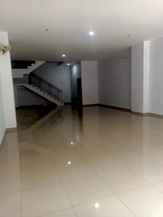 Di jual ruko 3 lantai