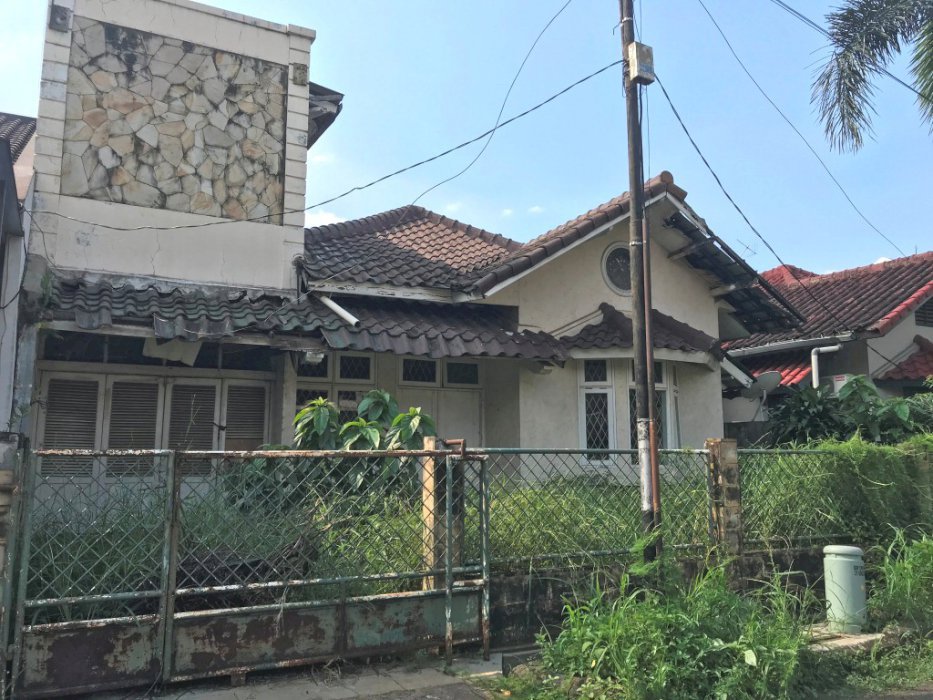 Rumah Tua Hitung Tanah 240 m (12x20) di Villa Delima Lebak Bulus