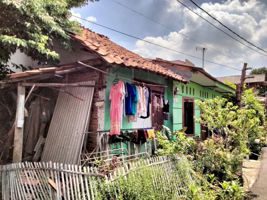 RUMAH TUA HITUNG TANAH DI KLENDER DUREN SAWIT JAKARTA TIMUR