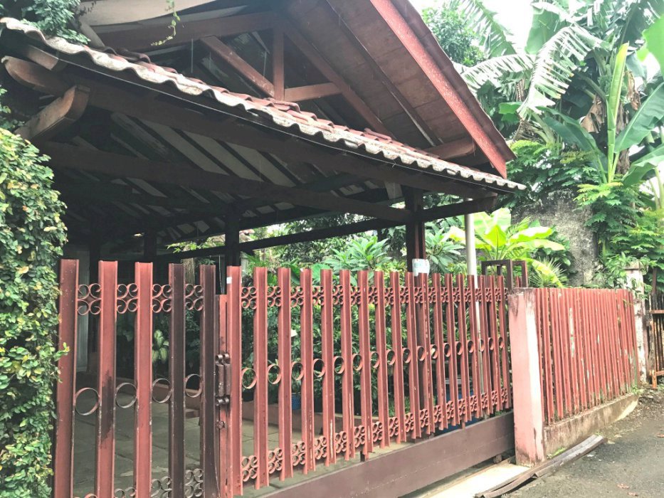 Rumah Tua Hitung Tanah Depan Onebell Park Jl Pondok Labu  Jakarta Sel
