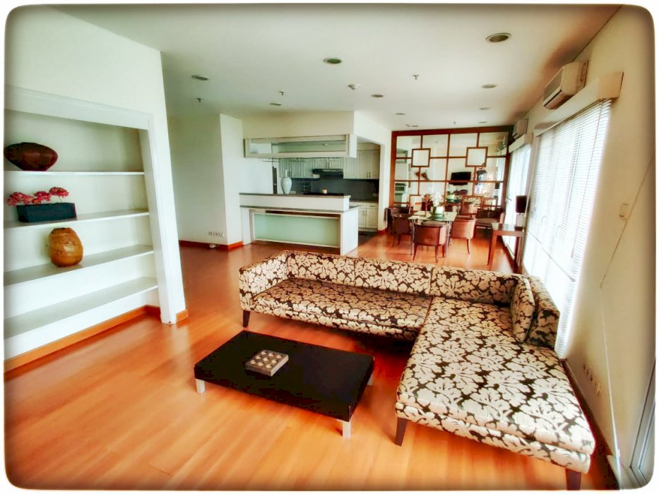 Dijual Cepat Harga Terbaik 2BR City View Lantai Tengah di Pavilion Apt