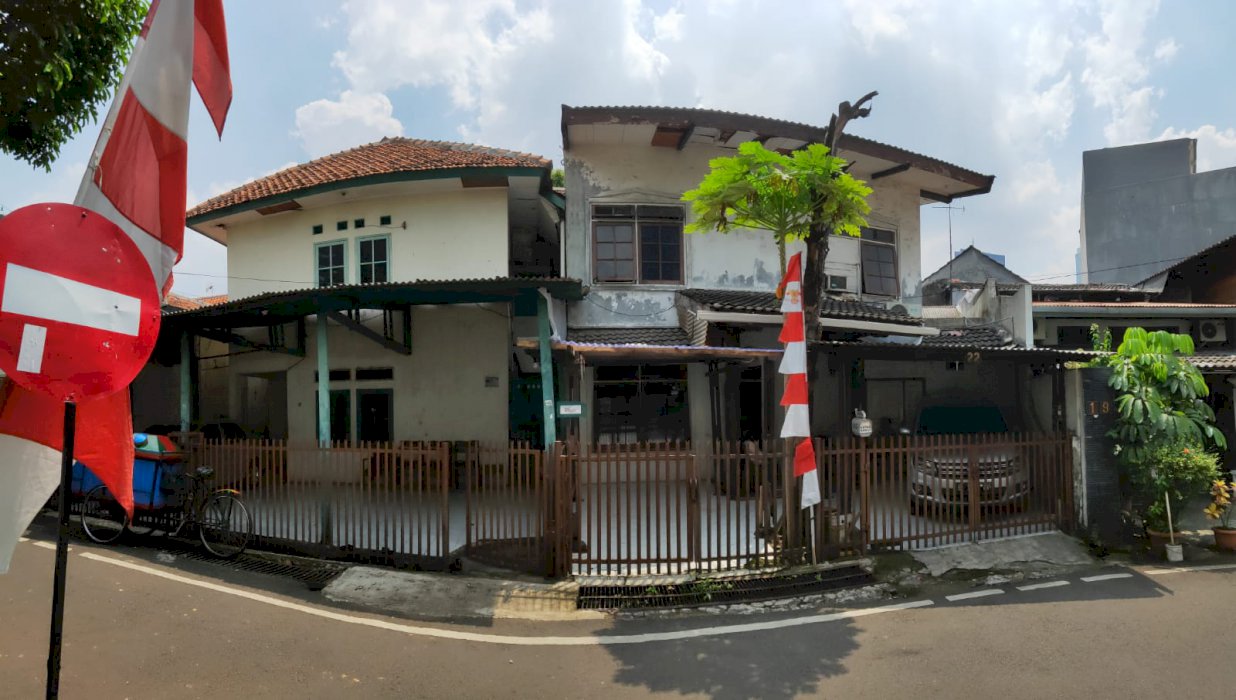 DIJUAL!! 2 BANGUNAN RUMAH + KOSKOSAN
