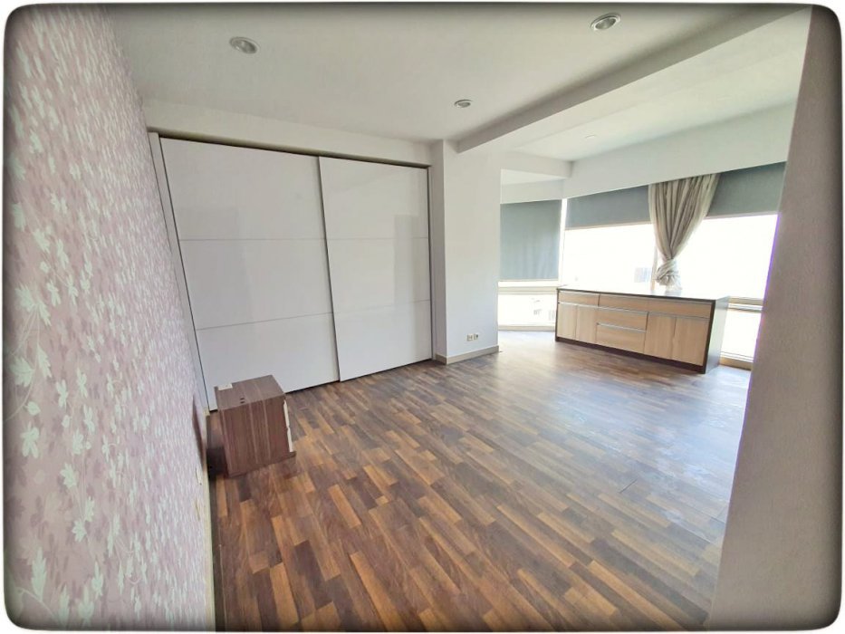 Dijual Termurah 3+1BR Full Renov dan Furnish Lt Tinggi di Taman Angrek