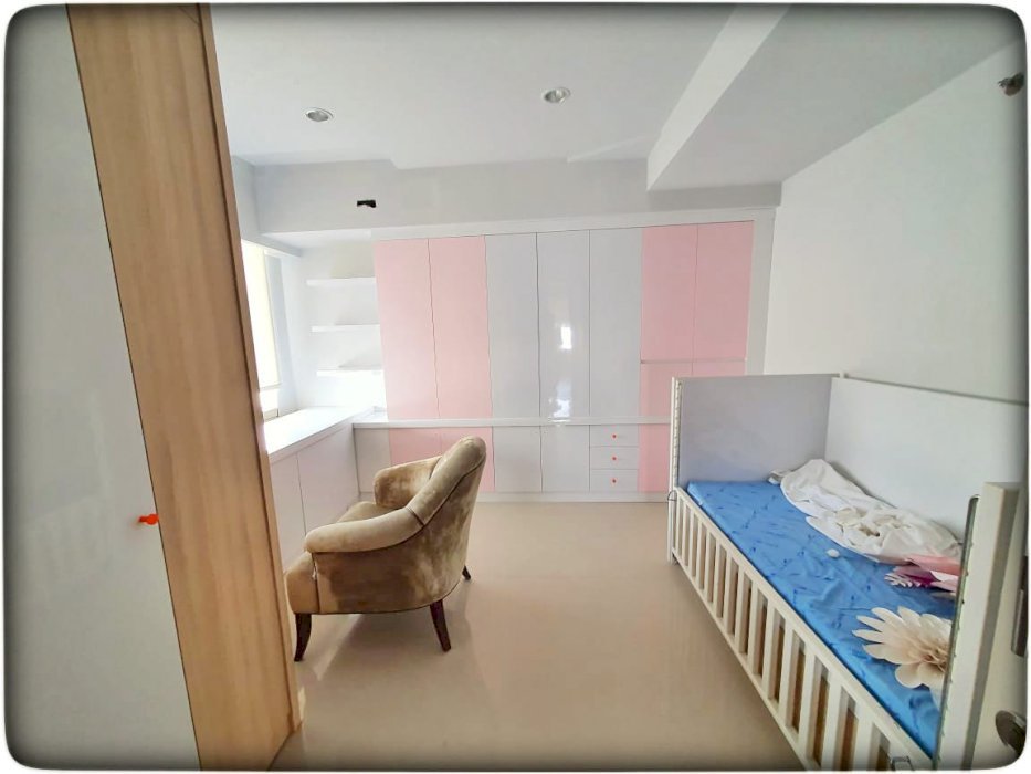 Dijual Termurah 3+1BR Full Renov dan Furnish Lt Tinggi di Taman Angrek