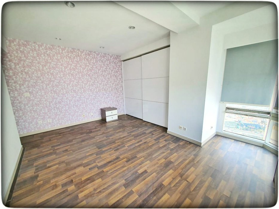 Dijual Termurah 3+1BR Full Renov dan Furnish Lt Tinggi di Taman Angrek