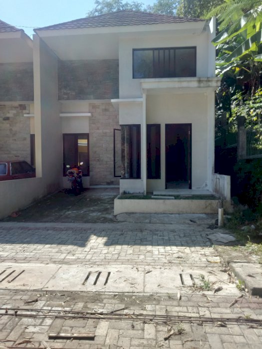 Rumah siap huni 2 lantai tengah kota Salatiga