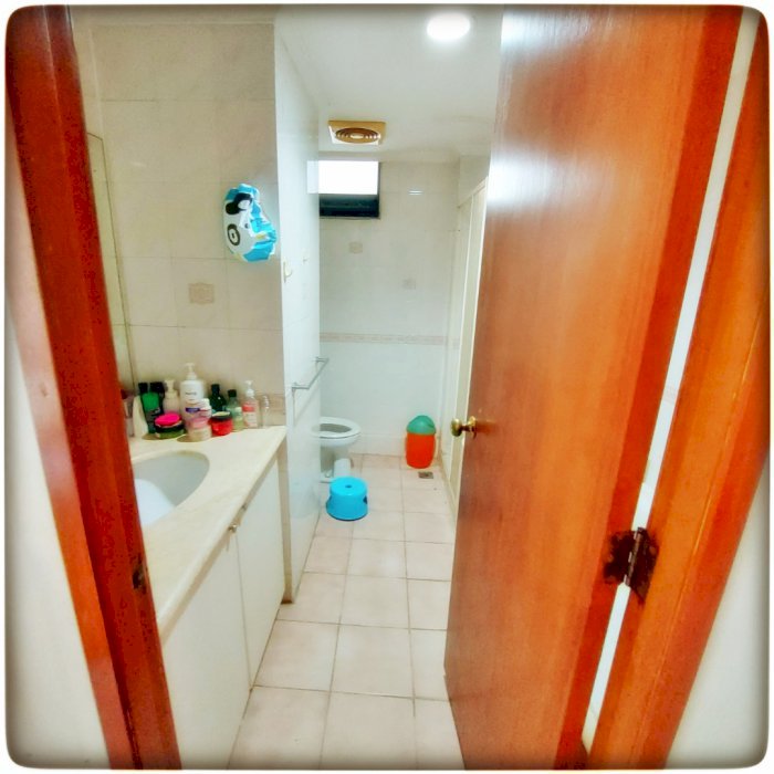 Dijual Termurah 3+1BR Furnish Lantai Tinggi di Taman Anggrek Condomini