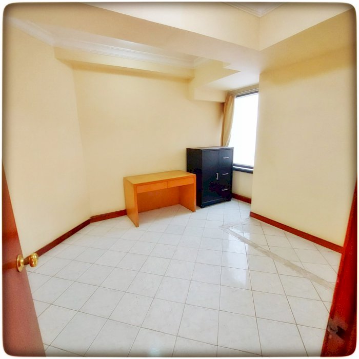Dijual Termurah 2+1BR UnFurnish Lantai Rendah Taman Anggrek Condominiu