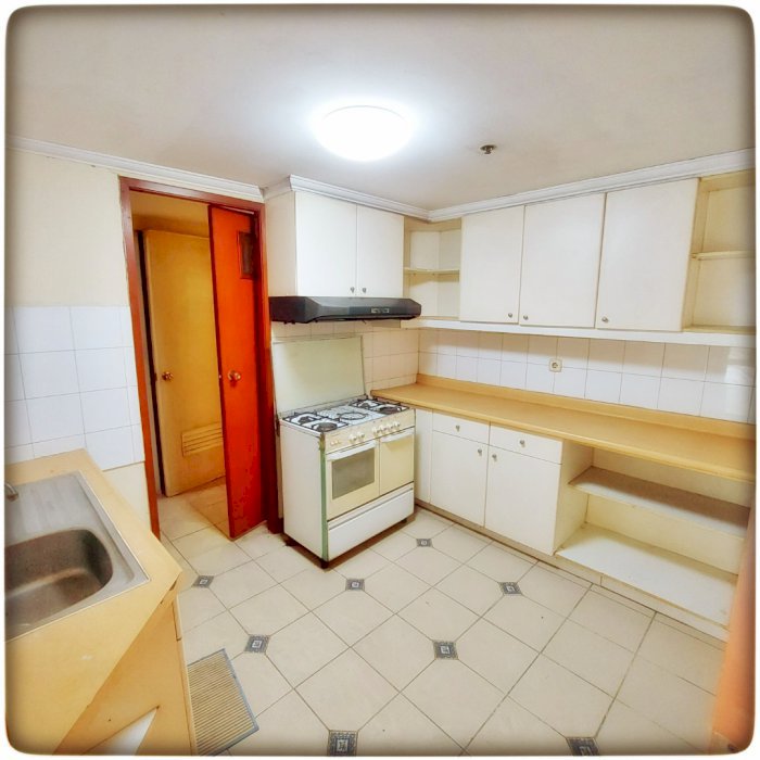 Dijual Termurah 2+1BR UnFurnish Lantai Rendah Taman Anggrek Condominiu