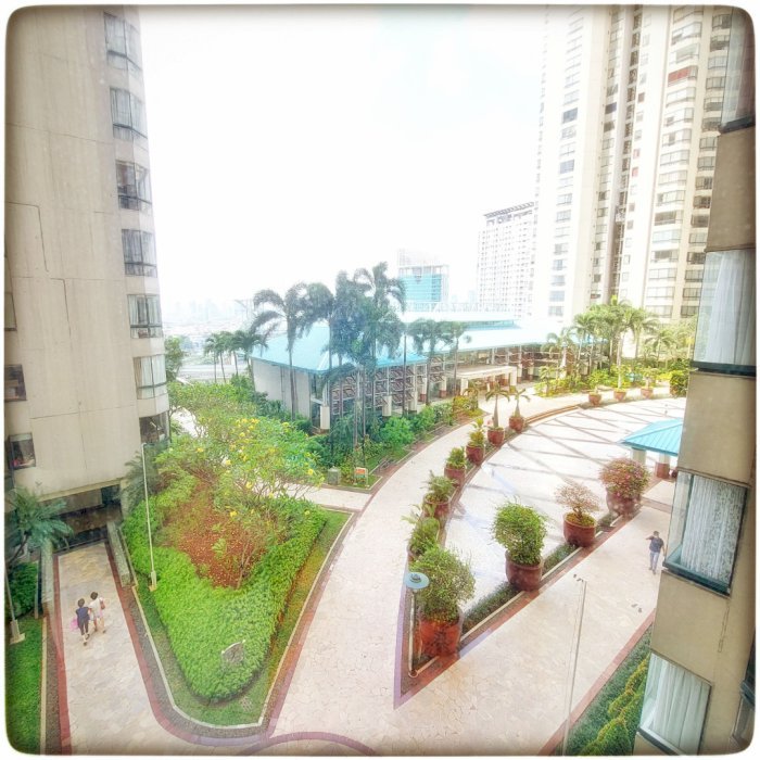 Dijual Termurah 2+1BR UnFurnish Lantai Rendah Taman Anggrek Condominiu