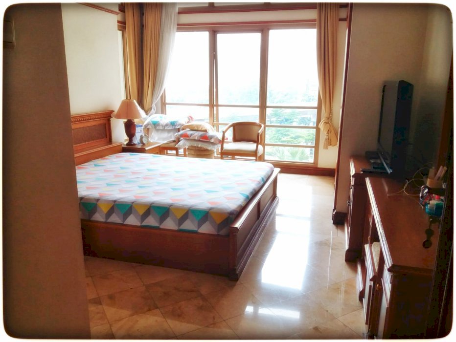 Dijual Cepat 3+1BR Furnish Pool dan City View di Somerset Grand Citra