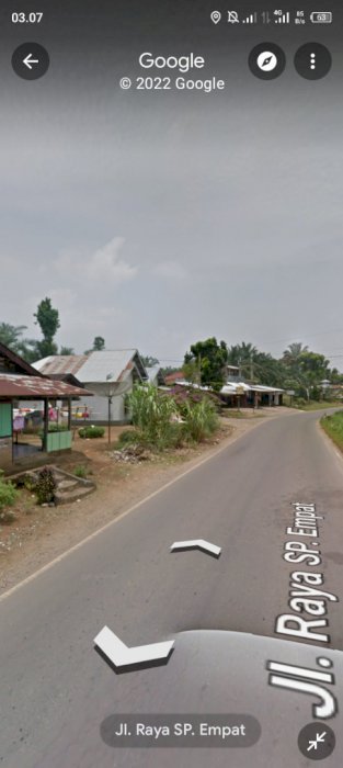 Tanah tepi jalan raya