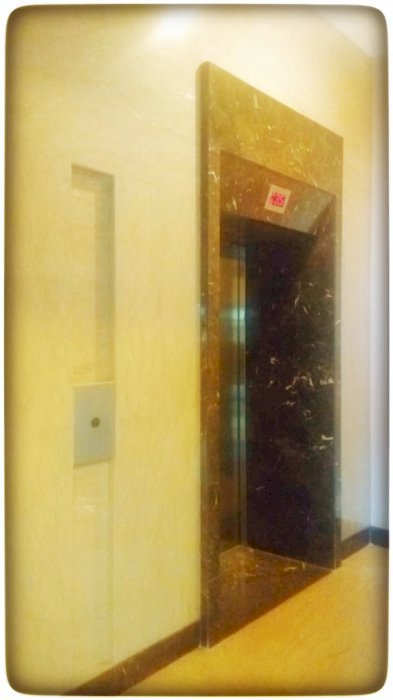 Dijual Cepat 3+1BR Full Furnish+Renov City View di Residence 8