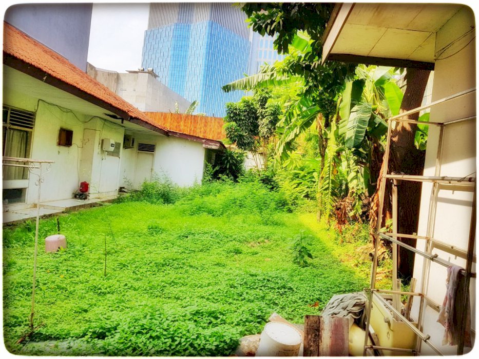 DIJUAL TANAH TERMURAH DIBAWAH NJOP BONUS Rumah tua Jl. Johar, Menteng