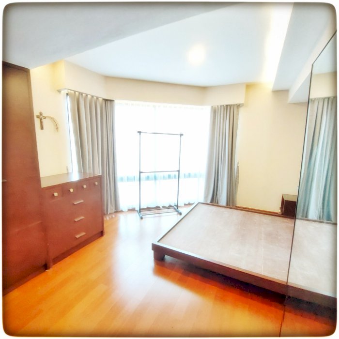 Taman Anggrek Condominium Dijual Unit Full Renov 2+1BR Best City View