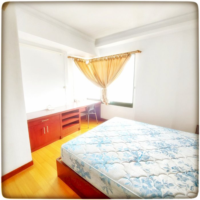 Taman Anggrek Condominium Dijual Cepat Termurah 2+1BR Best City View