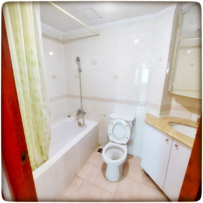 Taman Anggrek Condominium Dijual Cepat Termurah 2+1BR Best City View