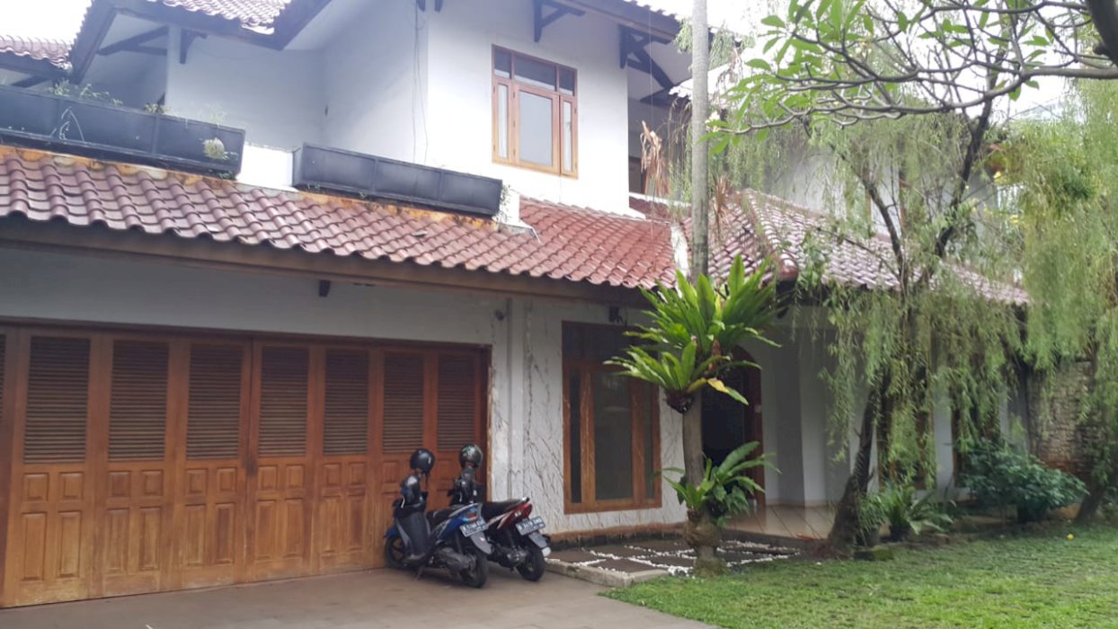 Rumah cipete Utara swimming pool bebas banjir