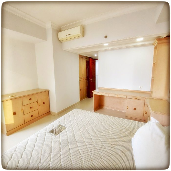 Dijual TERMURAH SDH RENOV  Unit 2+1BR Best City View  Mid Fl.Fl