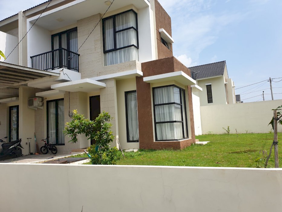 Dijual Rumah luas 225 mÂ² di harapan indah bekasi