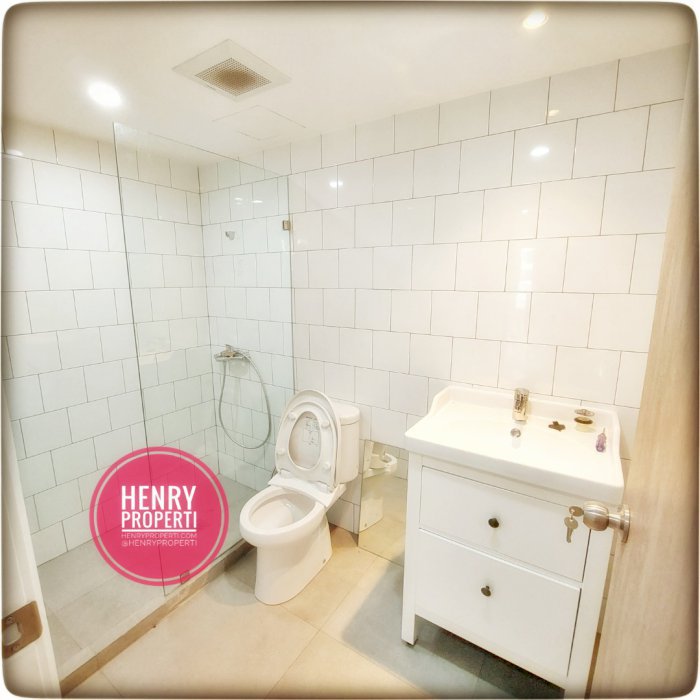 Taman Anggrek Condominium  Dijual RENOV+FURNISH Unit 2+2BR JARANG ADA