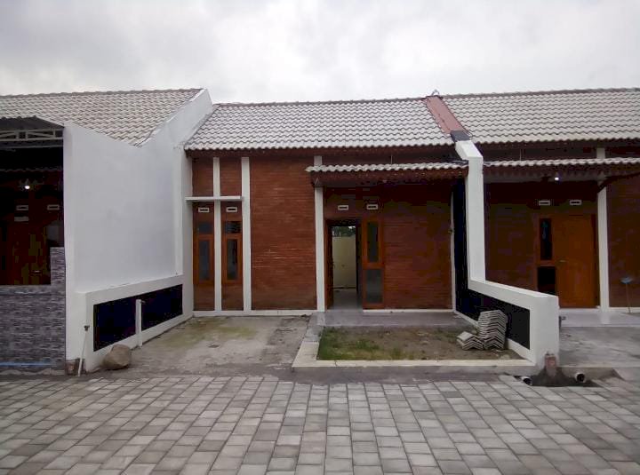 RUMAH BARU SIAP HUNI DESAIN ETNIK BISA KPR DI PRAMBANAN