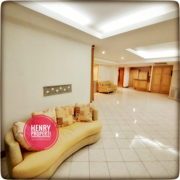 Taman Anggrek Condominium  Dijual Unit Combine 2+1BR  Semi Furnish