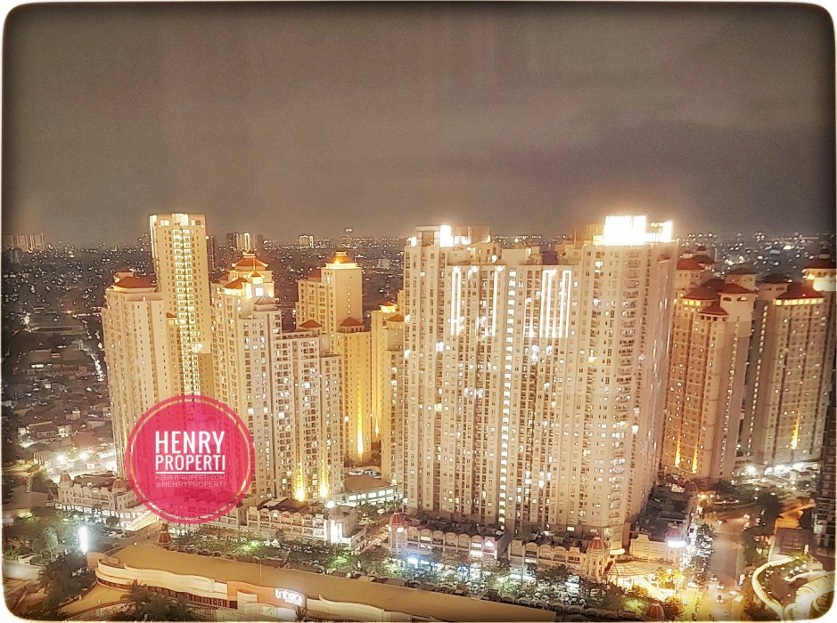 Taman Anggrek Condominium  Dijual Unit Combine 2+1BR  Semi Furnish