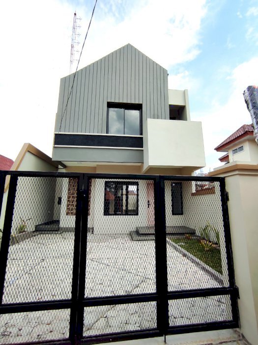 RUMAH 2 LANTAI DI JL. HERTASNING DEKAT PLN WILAYAH 082388557778