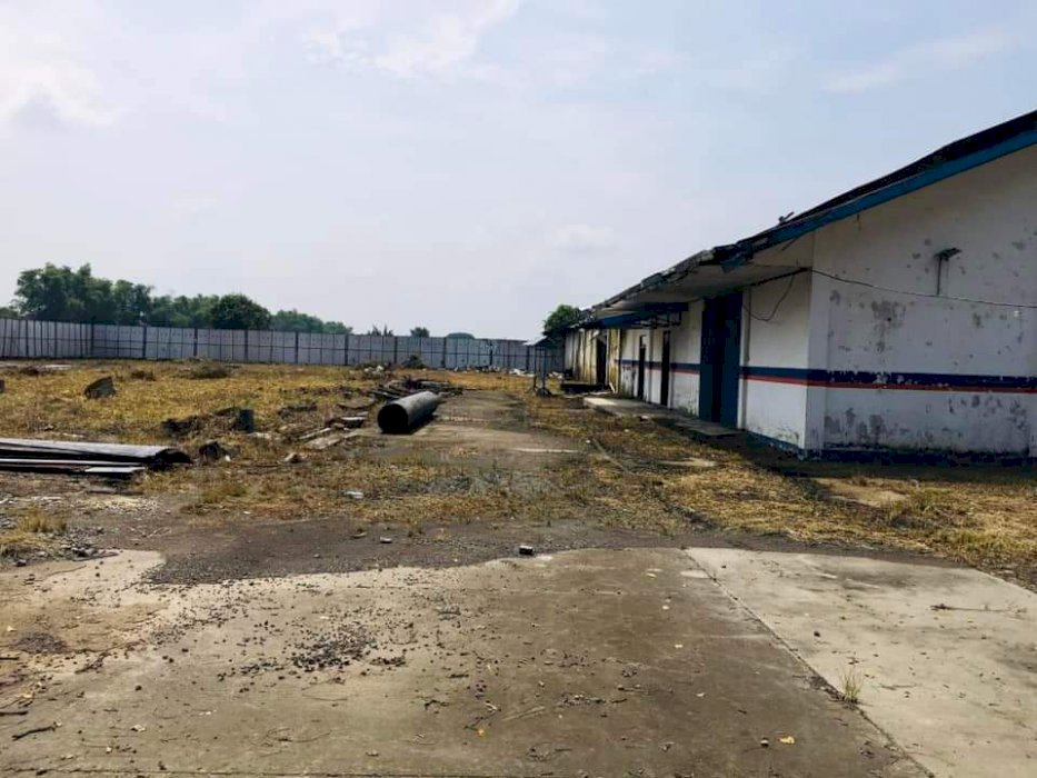 Di jual tanah dan gudang